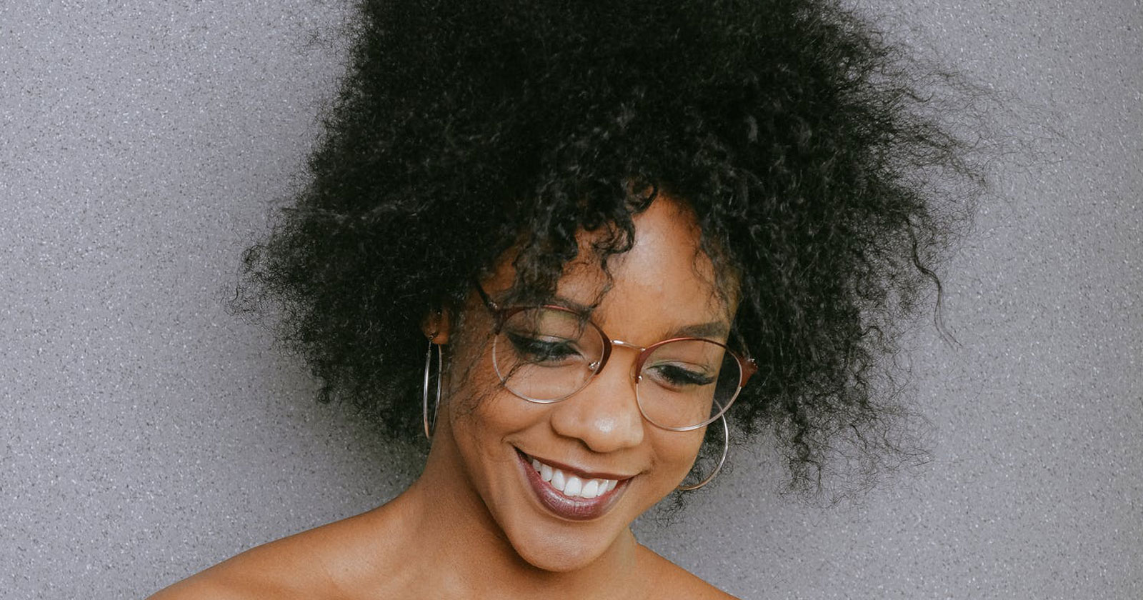 Five Reasons Why You Should Buy New Glasses | Vlookoptical